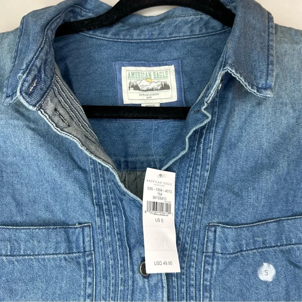American Eagle Trim Denim Button Down Shirt Small NWT - Picture 3 of 7